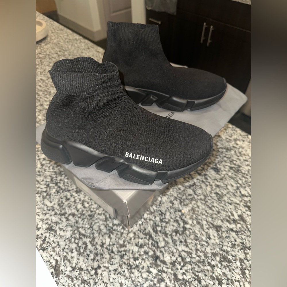 Balenciaga Women’s speed knit sneaker in black size 37 (US 7)